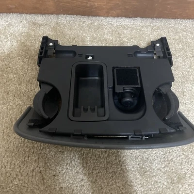 Portavasos cenicero gris Ford Crown Victoria Grand Marquis 2003-2011 Foto 1 de 4