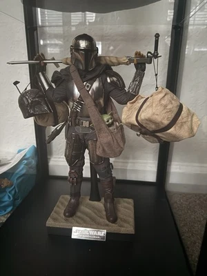 THE MANDALORIAN™ AND GROGU™ (VERSIÓN DE LUJO) - TMS052 Foto 1 de 2