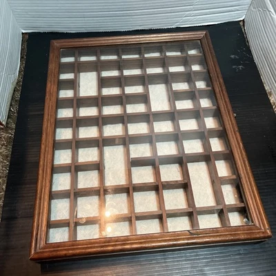 Antiguo/Vintage Gabinete de Curiosidades de Madera Hecho a Mano Hecho en Taiwán 12” X 15” En muy buena condición Foto 1 de 4