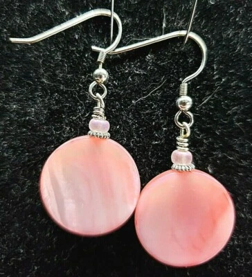 Pendientes colgantes naturales de madreperla teñidos de rosa claro playa BOHO arte artesanal Foto 1 de 4