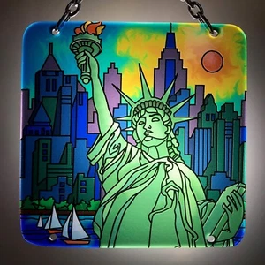 Joan Baker Designs handbemalter Kunstglas Sonnenfänger - SFS4028 Freiheitsstatue - Bild 1 von 1