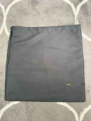 "Auténtica funda para bolsa antipolvo Fendi con cordón negro-gris tamaño 15,5 x 15,5""" Foto 1 de 4