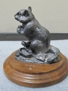 Michael Ricker Pewter Rocky Mountain Collection mounted on wooden base RABBIT - Bild 1 von 5