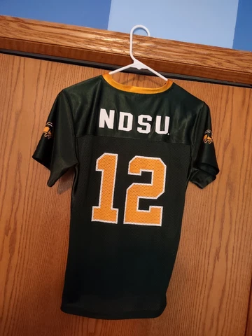 NWOT SWEET North Dakota State NDSU Bisons  #12 Pro Edge Jersey Youth M 8/10 🦬🏈 Cover