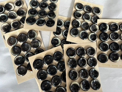 Vintage Buffalo Horn Buttons Finest Full Card  in original box 96 Cover