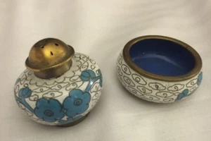 Vtg Old Chinese Asian Cloisonné Brass Enamel Pepper Shaker Salt Cellar - Picture 1 of 12