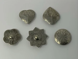 "Juego de 5 cubiertas de botones de metal nativo americano vintage corazón estrella flor hoja 1""" - Imagen 1 de 10