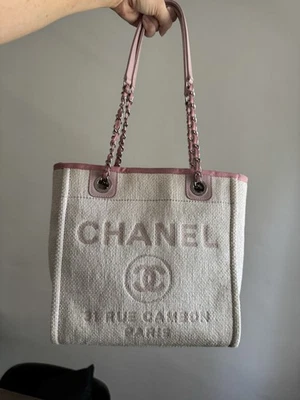CHANEL Deauville Tote Small Pink/White Raffia - Image 1 of 4