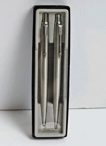 Vintage Parker Jotter Kugelschreiber & Bleistift Set Nachfüllbar Edelstahl Neu im Karton Neu aus altem Lagerbestand - Bild 1 von 6