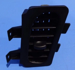 Ventilación del panel de puerta Corvette 1997-2004 LH 10406518 - Imagen 1 de 3