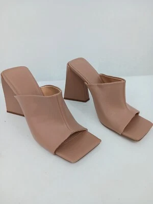 Sandalias de mujer de diseño ASOS 10 color tostado/rubor imitación cuero punta cuadrada mulas altas Foto 1 de 4