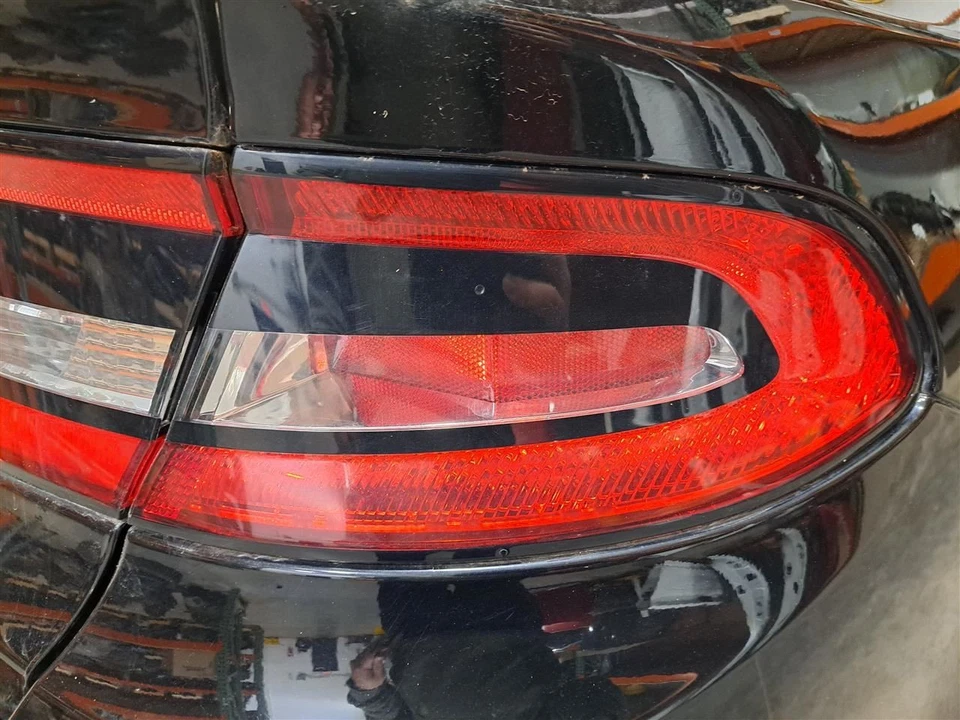 Lámpara trasera lateral Rh pasajero 2013 Dart Sku#4089278 Foto 1 de 4