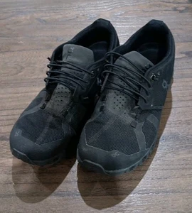 On Cloud 5 Swiss Engineering Women's Size 9.5 Running Shoes Black - Imagen 1 de 9