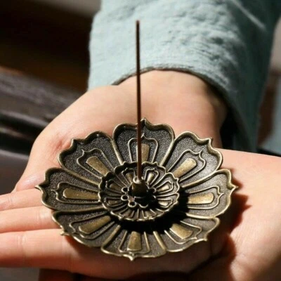 Quemador de incienso retro de flor de loto de 9 agujeros placa de incensario para cono de palo Foto 1 de 4