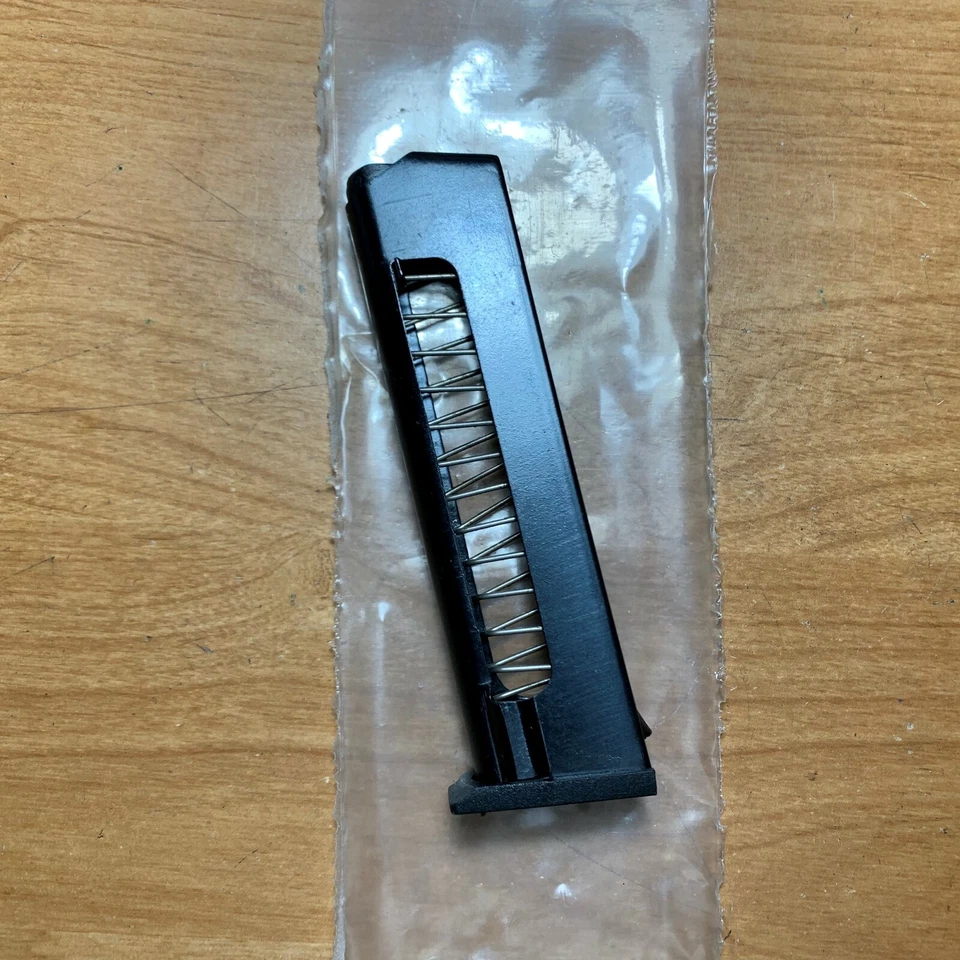 Cargador de pistola Makarov con joroba 8 rd. 9 x 18mm / 380 Nuevo Europa del Este Foto 1 de 4