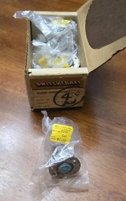 VTG NEW LOT OF 6 SWITCHCRAFT C4F Female 4 Pin Round Latching XLR Panel Connector - Image 1 of 4