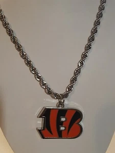CINCINCINNATI BENGALS Colgante Dije / 30" ACERO INOXIDABLE 5MM CUERDA CADENA COLLAR - Imagen 1 de 6