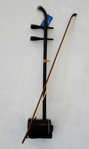 GaoHu (Chinese soprano fiddle), Black Sandalwood, Oblate Barrel高胡,东非黑紫檀,扁筒,乐海制 - Picture 1 of 10