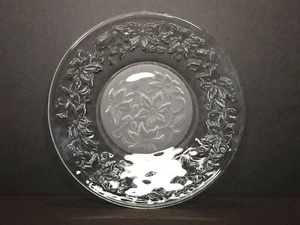 Plato de ensalada Princess House Fantasia 8" transparente con fondo esmerilado Poinsettia - Imagen 1 de 3