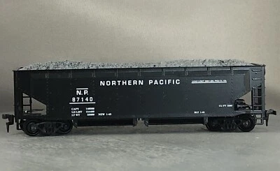 Roundhouse - Northern Pacific - Ballast Hopper w/Load + Wgt # 87140 - Image 1 of 4