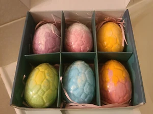 Kid's Bath Bombs - World of Dinosaurs - 6XL Bath bombs with dinosaur surprise - Picture 1 of 8