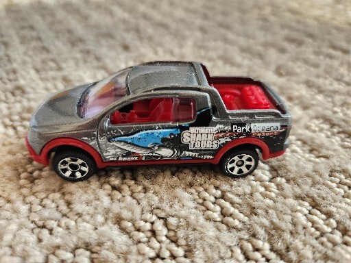 2011 MATCHBOX VOLKSWAGEN SAVEIRO CROSS MBX TOURS 1:64 DIECAST