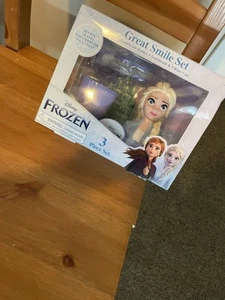 Frozen Great Smiles Set 3-Piece Toothbrush, Holder & Rinse Cup - Picture 1 of 3