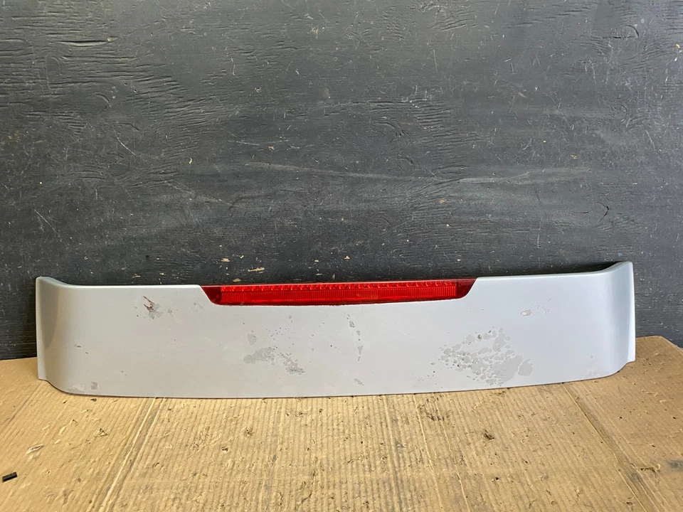 Alerón de luz de freno tercera escotilla tapa maletero Hyundai Accent 2005 a 2011 S8770 DG Foto 1 de 4