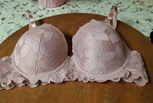 NEW ADRIENNE VITTADINI WO'S PINK LACE PUSH UP PADDED BRA SIZE 36 C MINT COND - Picture 1 of 7