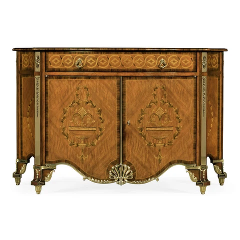 Fine Chippendale Chest of Drawers Cover