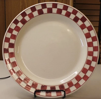 Prato de jantar de grés HARTSTONE POTTERY xadrez vermelho - Imagem 1 de 3