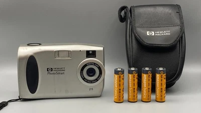 Hewlett Packard HP Photosmart 215 Digital Still Camera - RARE digicam from 2000 - Image 1 of 4