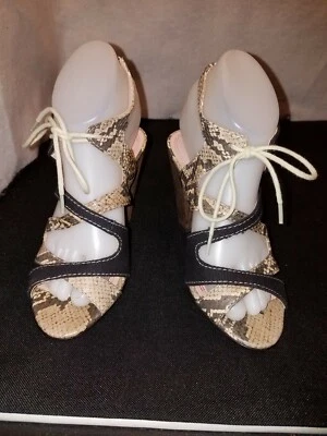 NWOB US5.5-6/36 PLENTY by Tracy Reese SNAKE & CANVAS LACE SANDALS 4" WOODEN HEEL - Image 1 of 4
