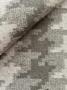 OSBORNE & LITTLE "GRANAGH" Gris/Platino- LG Pata de Gallo-HD-$325-28"x26.5"L - Imagen 1 de 5