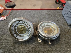 Lot Vintage Original 1942 42 FORD Auto SPEEDOMETER Clock Meter Dash Panel Mount  - Picture 1 of 7