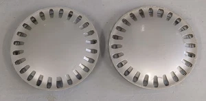 2x Vintage Genuine Renault 21, Marguerite Wheel Hub Caps, 7700786879 - Picture 1 of 19