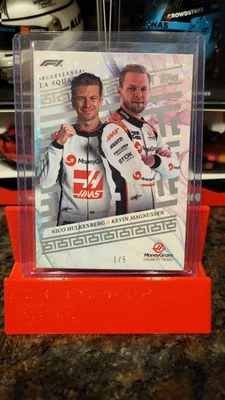 2023 Topps Eccellenza Haas La Squadra Gradient 1/5 Nico Hulkenberg Kev Magnussen - Image 1 of 2