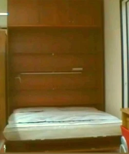 LETTO MATRIMONIALE A SCOMPARSA CON MOBILE ARMADIO 3 SPORTELLI CON MENSOLE INTERN - Foto 1 di 4