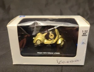 New-Ray 1952 Vespa 125 5 Giorni Scooter 1:32 Diecast Model - Picture 1 of 10