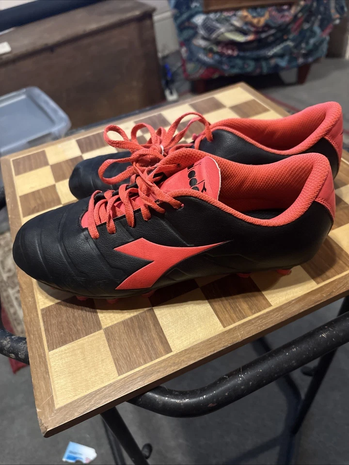 Botines de fútbol Diadora para hombre talla 6 rojos/negros zapatos deportivos con cordones Foto 1 de 4