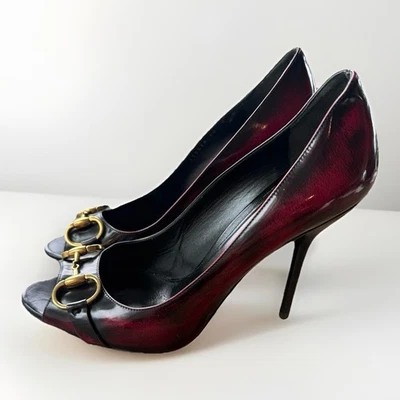 Gucci Dos Tonos Negro Rojo Charol Peep Toe Pump Hebilla Talla 10 Auténtico Foto 1 de 4