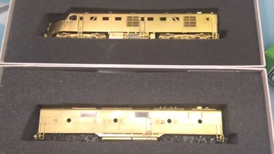 Overland Models HO Scale Brass Southern DL-108A & DL-108B Set Both Powered - Image 1 of 4