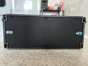 DB Technologies DVA T8 3-Way Active Line Array 8" Woofer /6.5" Mid/1" Horn 1400W - Picture 1 of 3