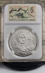 1999-P Dolley Madison Commemorative Silver Dollar with Stamps - Very Nice! W3 - Picture 1 of 10