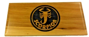 Vintage Skorpion Schneemobil geätzt Holz Display Schild Plakette Handarbeit - Bild 1 von 4