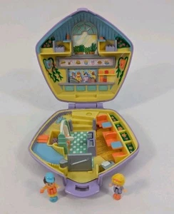 Vintage 1992 Polly Pocket Fast Food Burger Restaurant w/ 2 Dolls No Tray - Picture 1 of 6