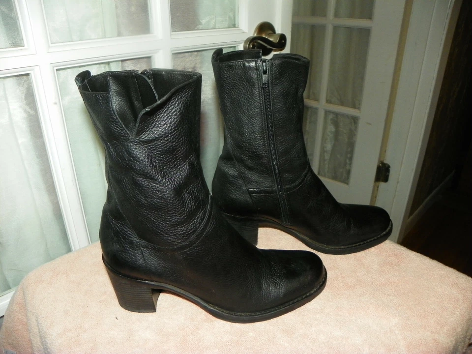 BCBG Niñas Tacón Cuero Negro Sobre Tobillo Punta Redonda Cremallera Lateral Botas Mujer 8 M Foto 1 de 4