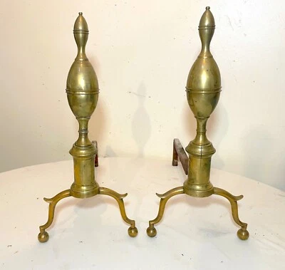 par de andirones antiguos de hierro forjado de latón peenado de 1700 Federal doble limón Foto 1 de 4