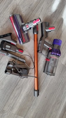 Dyson Cyclone V10 Absolute Staubsauger - Mehrfarbig (394115-01) - Bild 1 von 4