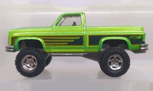 Hot Wheels 83 CHEVY SILVERADO HW OFF-ROAD Kmart Exclusive 4x4 Green 2014 Custom - Picture 1 of 7